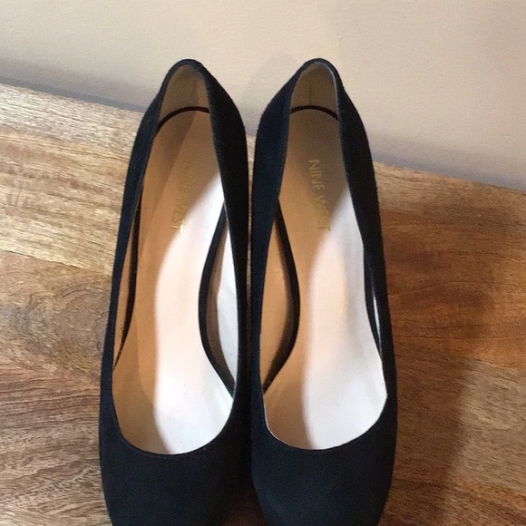 361 👠Ivanka Trump Blue Suede Heels👠 - Picture 3 of 8